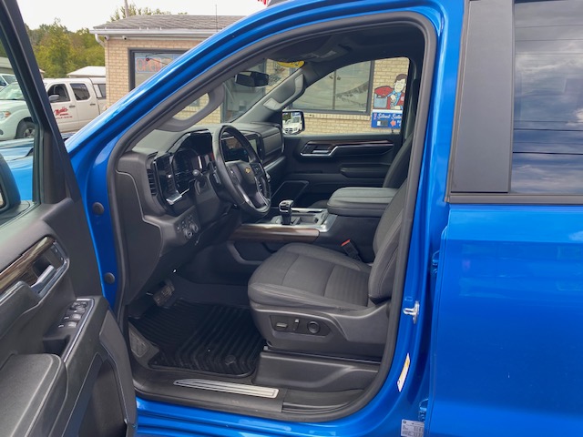 Used 2023 Chevrolet Silverado 1500 4x4 Crew Cab LT image 14