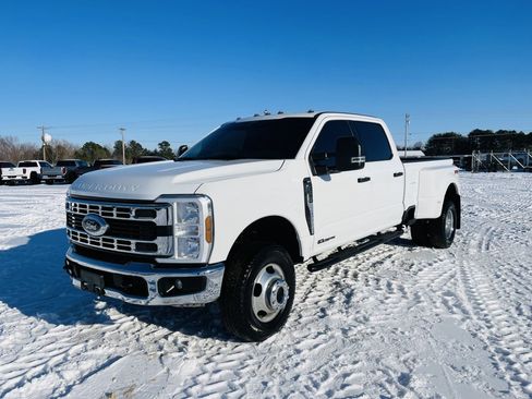 Used 2024 Ford F350 XLT image 2