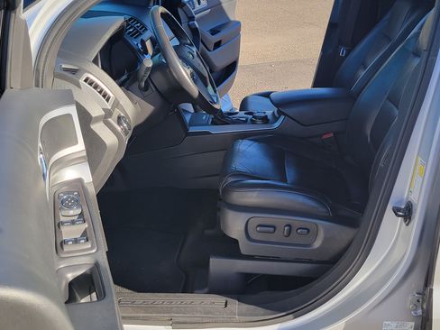 Used 2013 Ford Explorer XLT image 17