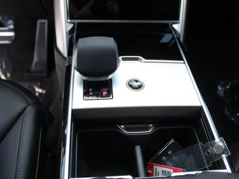 New 2025 Land Rover Range Rover Autobiography image 13