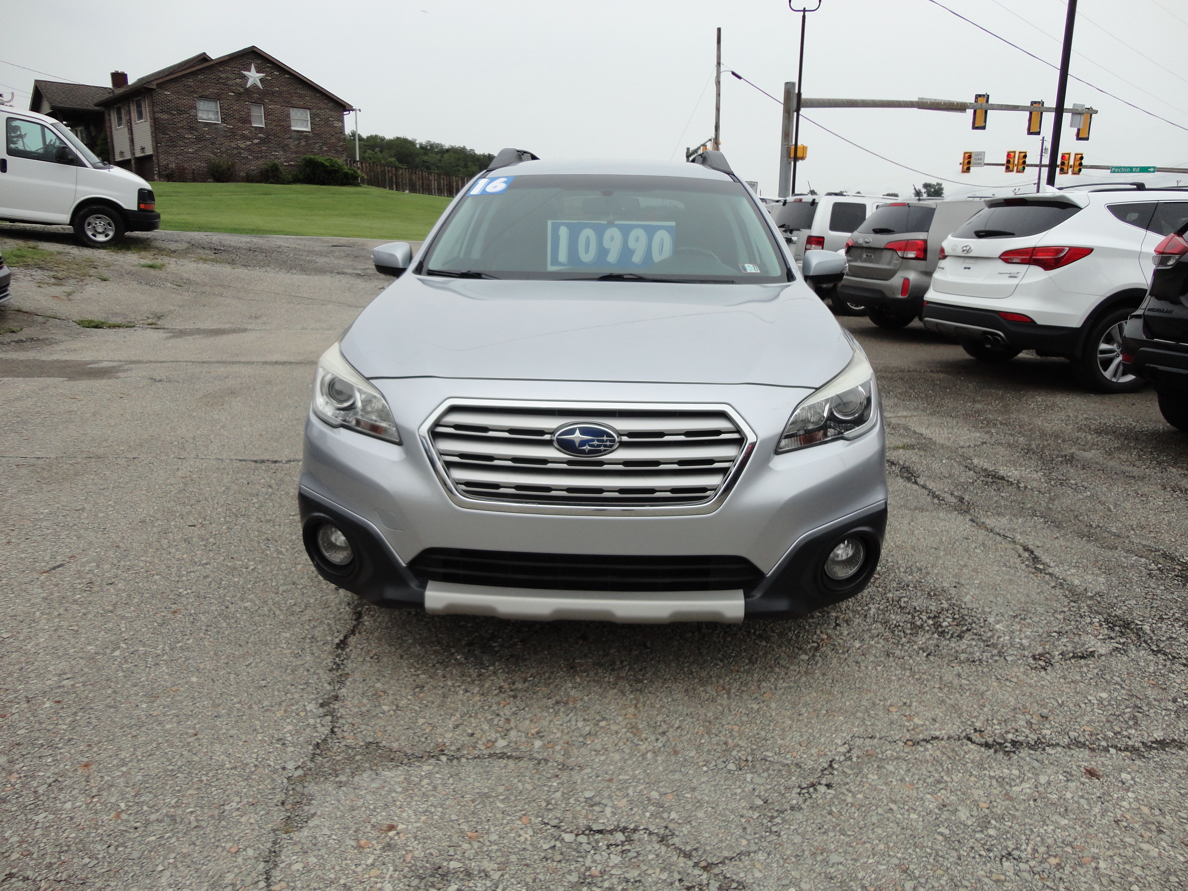 Used 2016 Subaru Outback 2.5i Limited AWD/4WD image 2