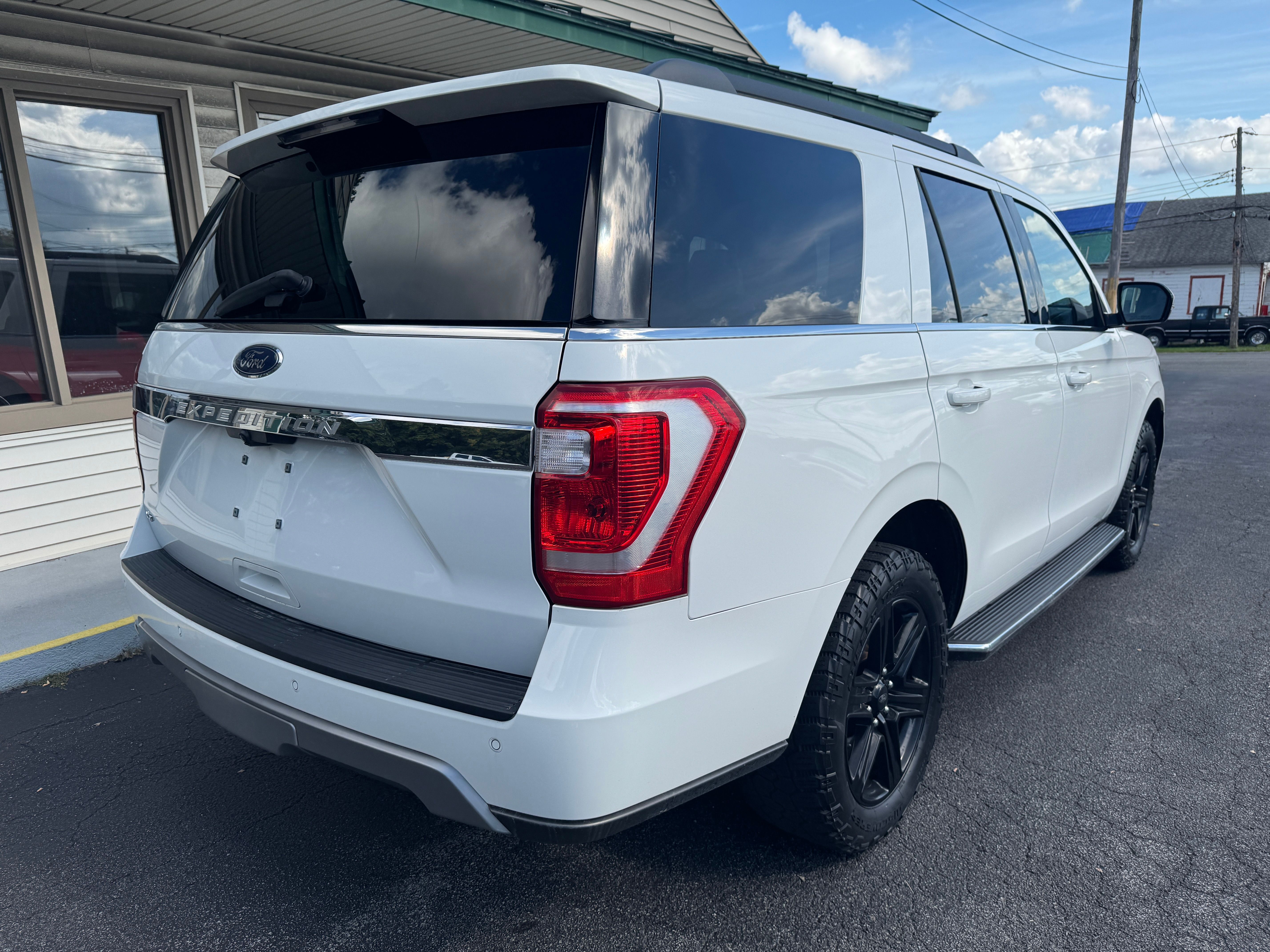 Used 2021 Ford Expedition 4WD XLT image 6