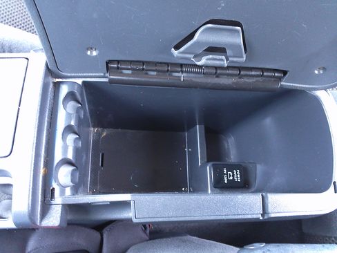 Used 2007 Mitsubishi Eclipse GS image 23