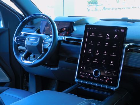 Used 2024 GMC Sierra EV Denali image 17