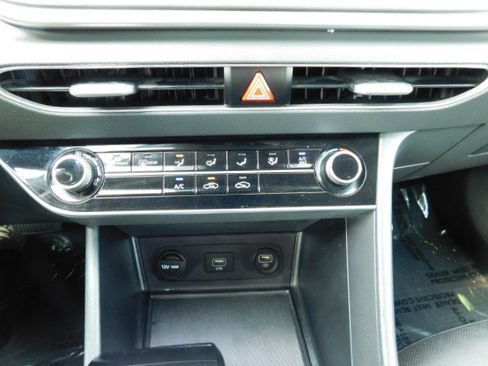 Used 2021 Hyundai Sonata SE image 19