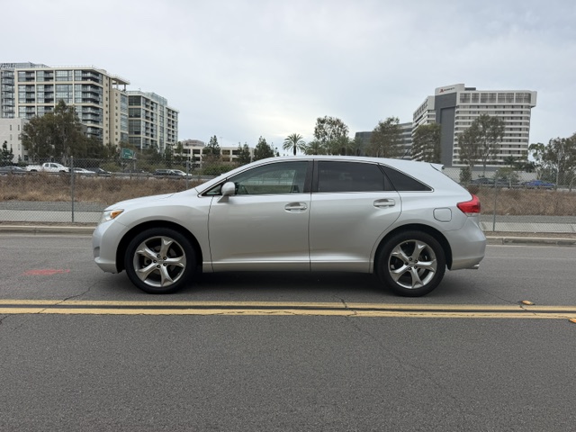 Used 2011 Toyota Venza FWD image 2