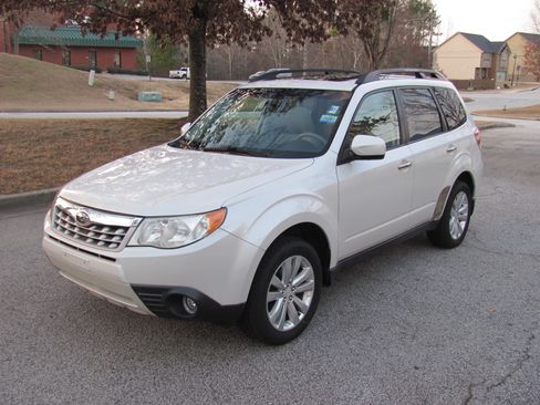 Used 2012 Subaru Forester 2.5X Limited image 2