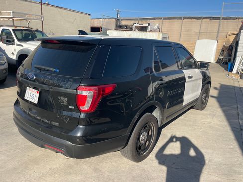 Used 2017 Ford Explorer image 4