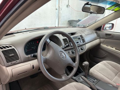 Used 2002 Toyota Camry V6 FWD image 12