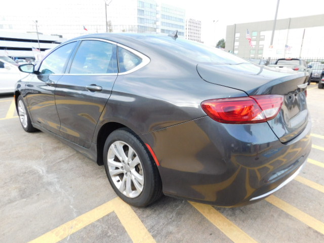 Used 2016 Chrysler 200 Limited FWD image 4