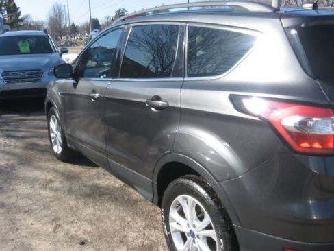 Used 2018 Ford Escape SE image 7