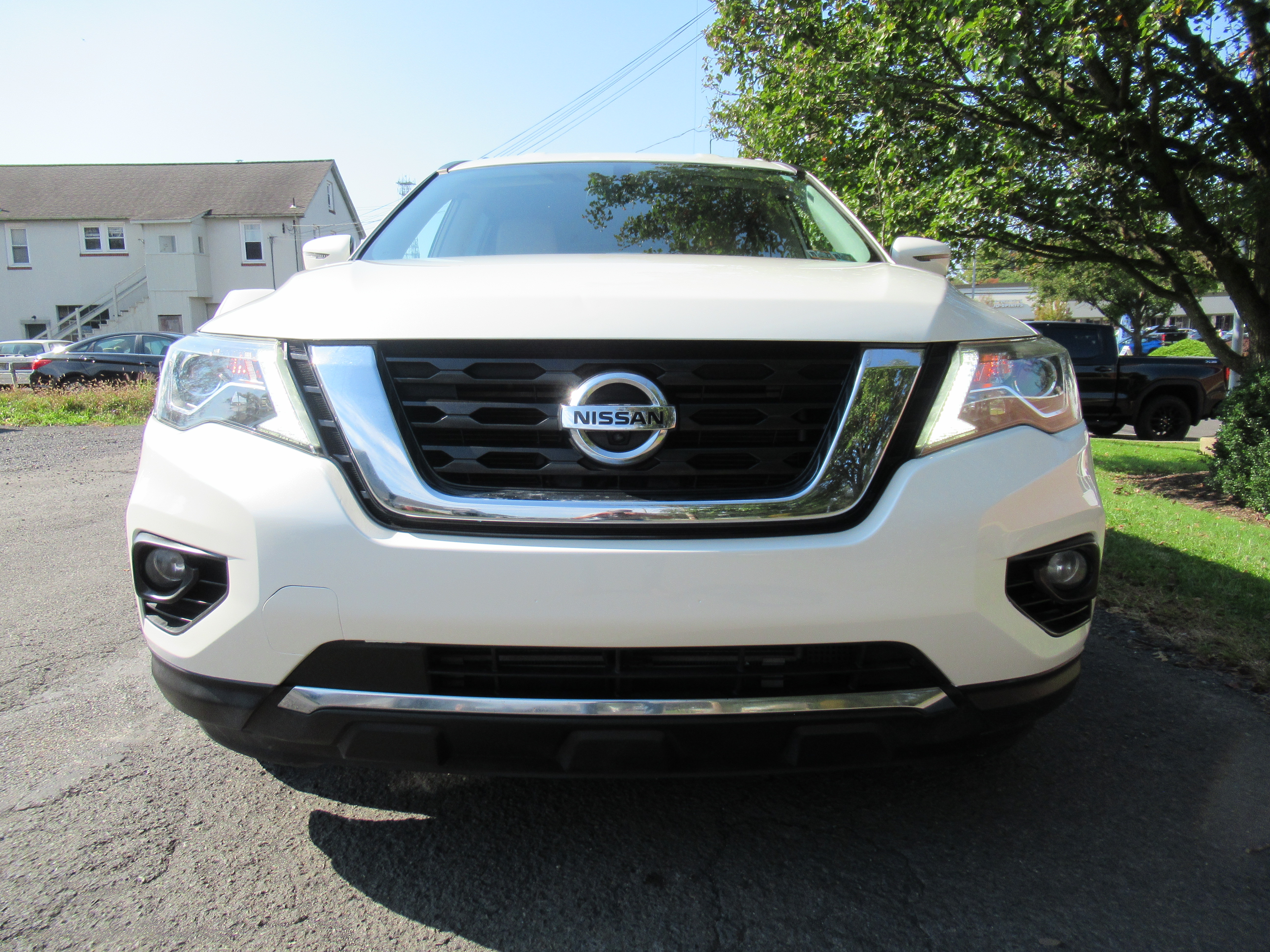 Used 2018 Nissan Pathfinder 4WD SL image 6