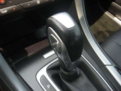 Used 2016 Ford Fusion Titanium Hybrid FWD image 12