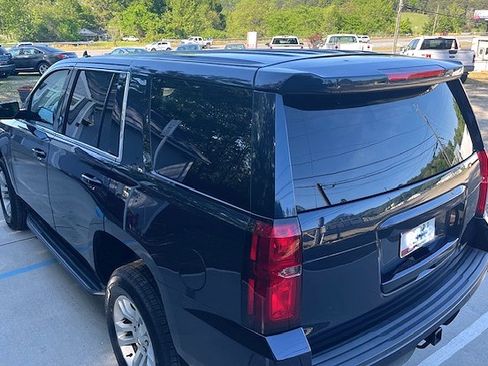Used 2018 Chevrolet Tahoe image 3
