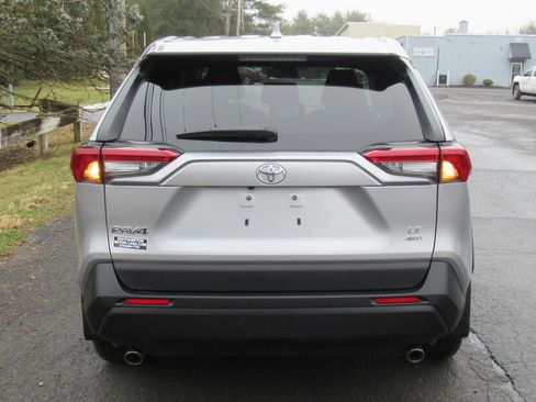 Used 2023 Toyota RAV4 LE image 8