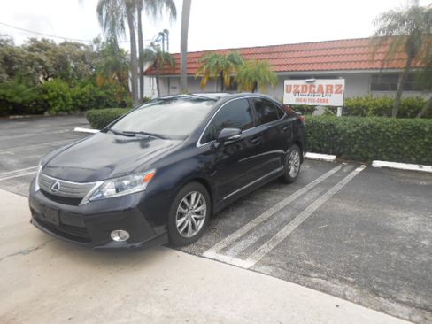 Used 2010 Lexus HS 250h Premium FWD image 1