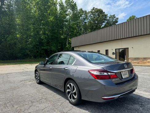 Used 2016 Honda Accord EX-L Sedan image 5