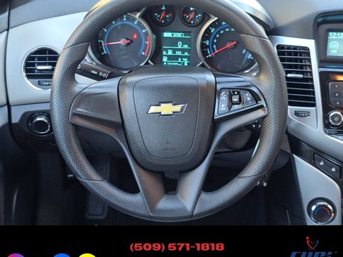 Used 2013 Chevrolet Cruze LS image 13