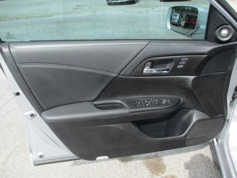 Used 2013 Honda Accord EX-L V6 Sedan image 16