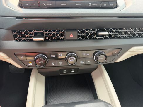 Used 2023 Honda Accord EX image 9