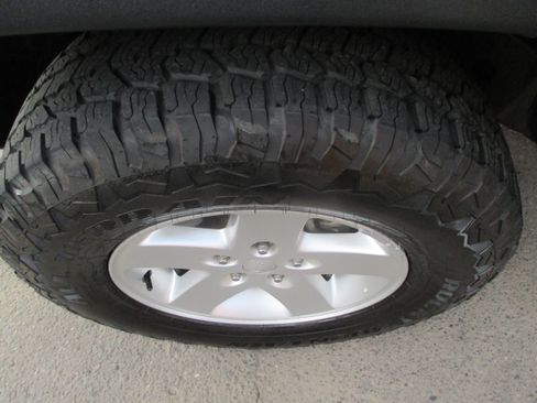 Used 2008 Jeep Wrangler X image 19