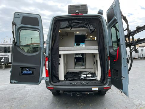 Used 2021 Mercedes-Benz Sprinter 4500 image 10