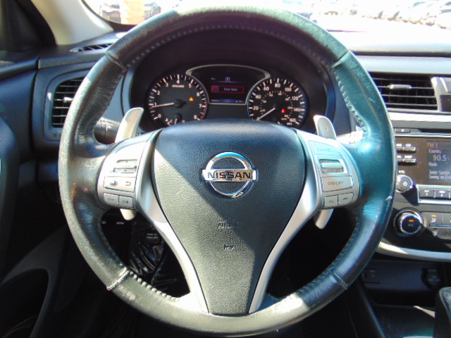 Used 2017 Nissan Altima SR FWD image 16
