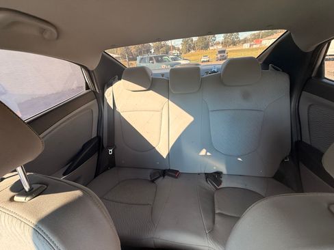 Used 2013 Hyundai Accent GLS image 10