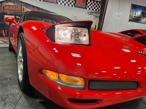 Used 2001 Chevrolet Corvette Z06 w/ Memory Pkg image 39