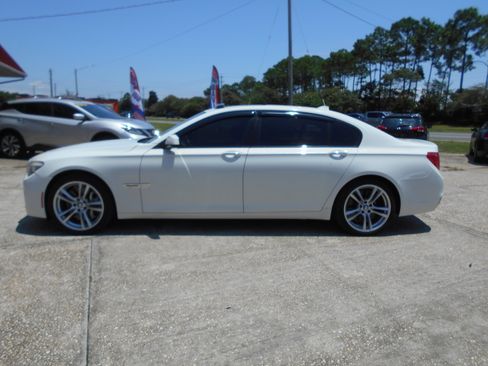 Used 2012 BMW 750Li w/ M-Sport Package RWD image 4