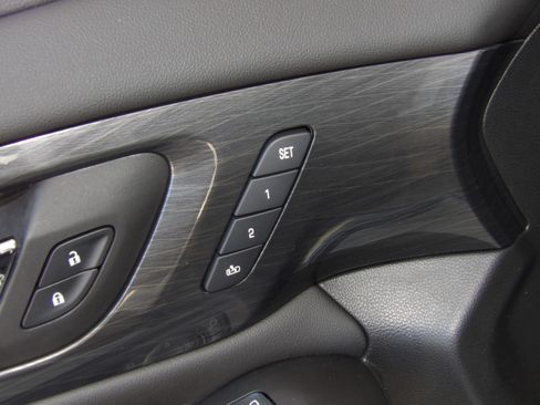 Used 2023 Chevrolet Traverse High Country image 19