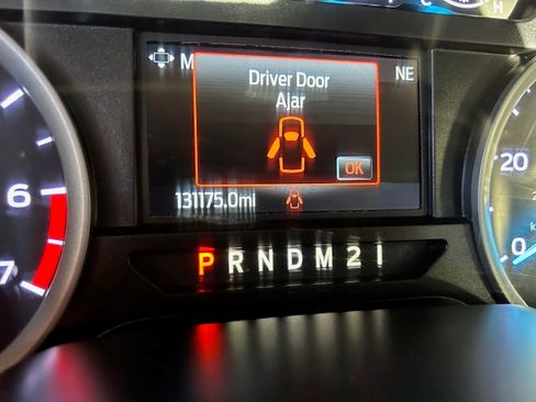 Used 2020 Ford F250 XLT image 10