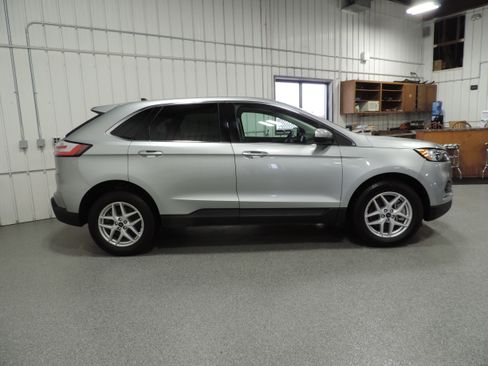 Used 2024 Ford Edge SEL image 12