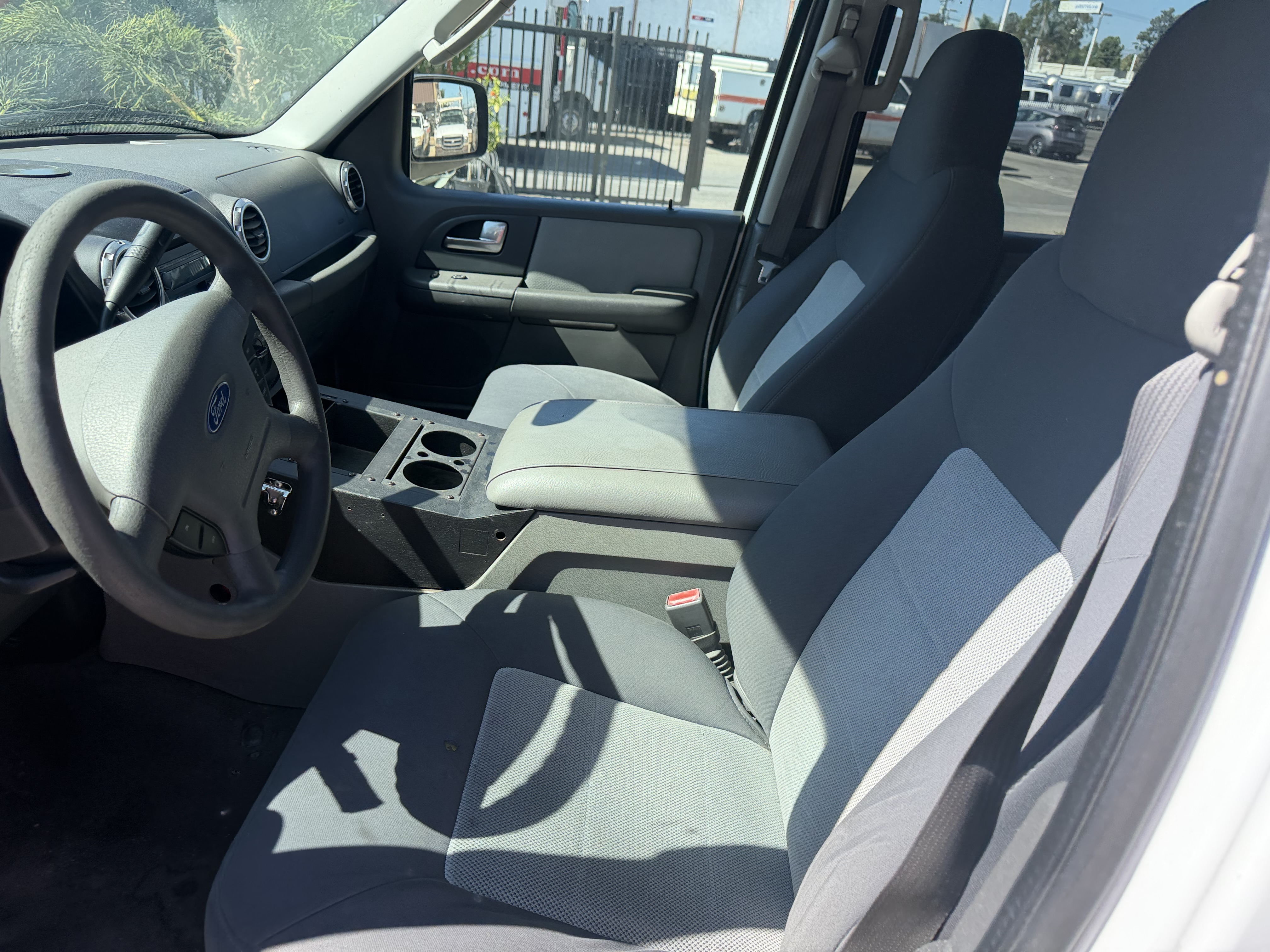 Used 2003 Ford Expedition 4WD XLT image 10