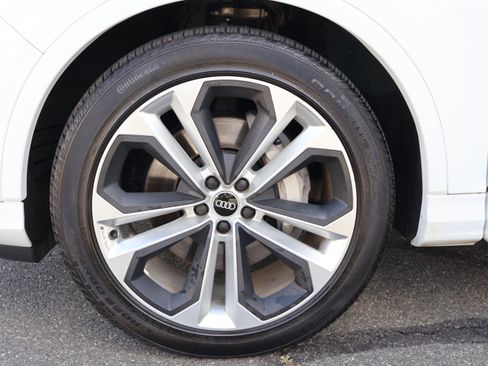 Used 2021 Audi Q7 3.0T Prestige image 48