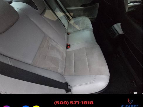 Used 2016 Toyota Camry XSE image 19