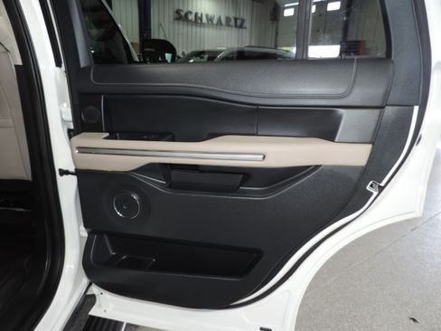 Used 2023 Ford Expedition Limited image 30