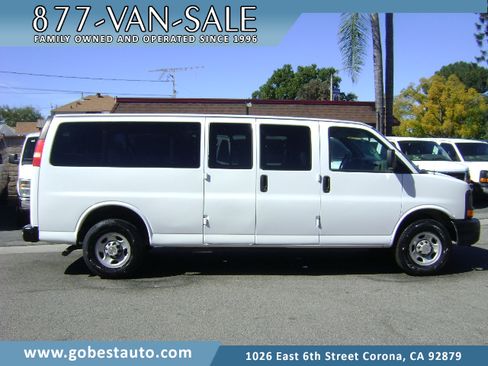 Used 2003 Chevrolet Express 3500 LS image 1