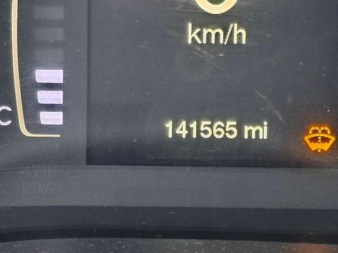 Used 2017 Jeep Cherokee Latitude image 8