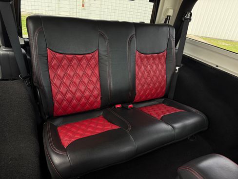 Used 2016 Jeep Wrangler 75th Anniversary AWD/4WD image 18