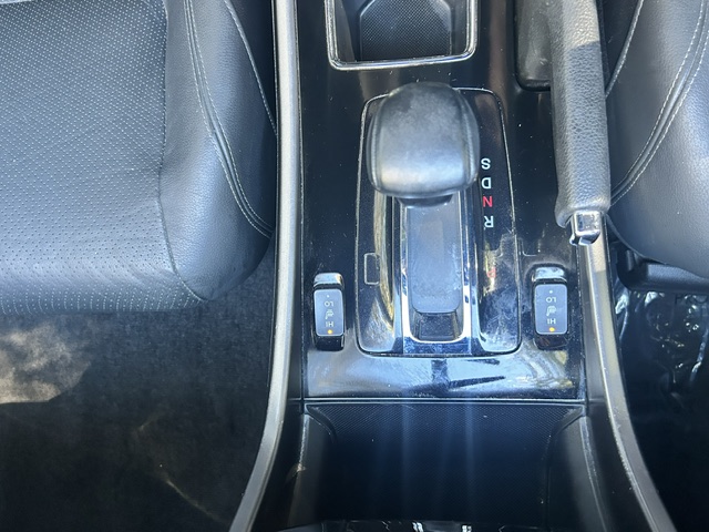 Used 2017 Honda Accord EX-L Coupe image 18
