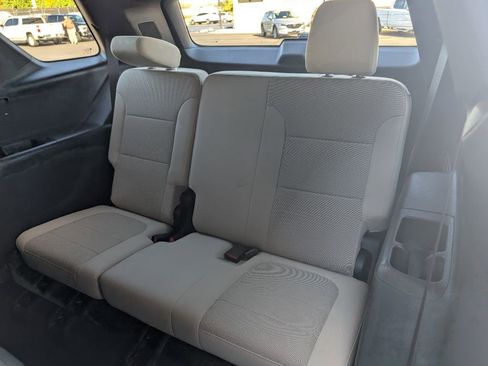 Used 2022 Chevrolet Traverse LS image 8