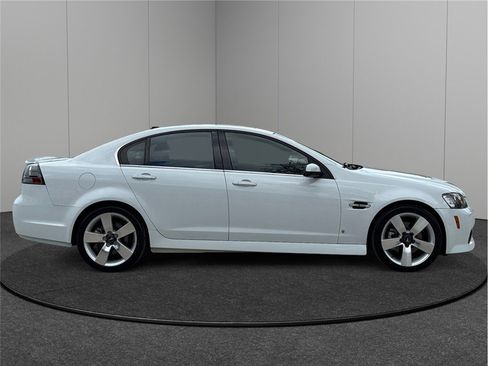 Used 2009 Pontiac G8 GT image 10