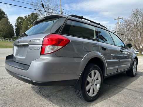 Used 2009 Subaru Outback 2.5i Special Edition image 4