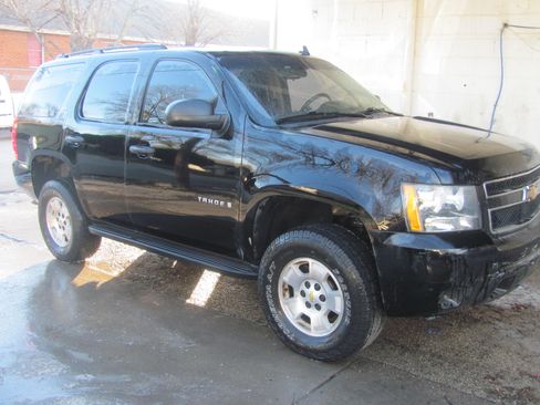 Used 2009 Chevrolet Tahoe image 2