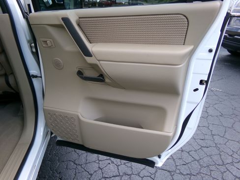 Used 2010 Nissan Titan 4x4 Crew Cab image 14