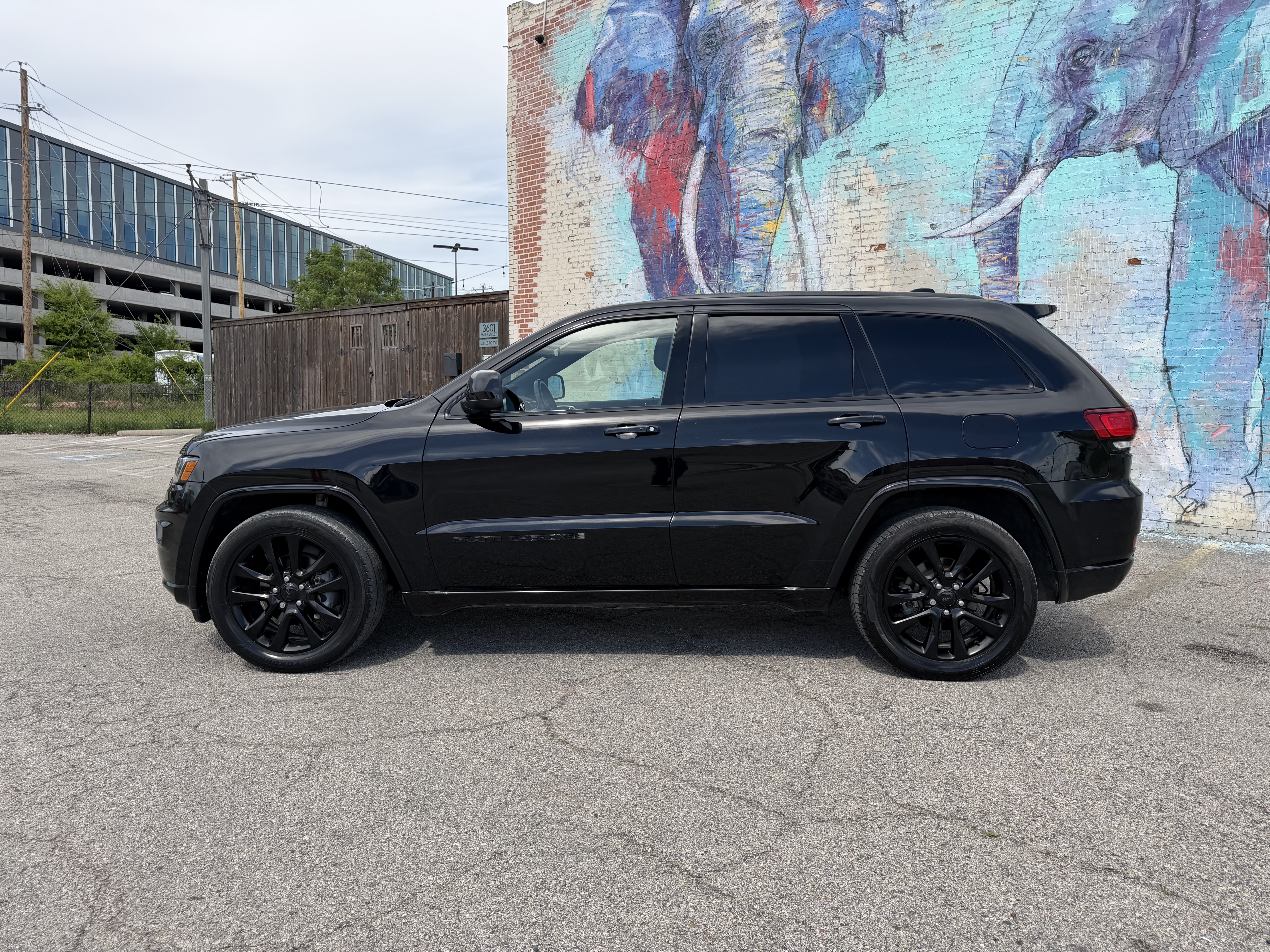 Used 2018 Jeep Grand Cherokee 2WD Laredo image 5