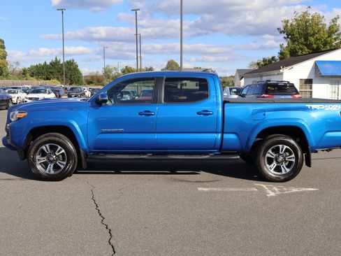 Used 2018 Toyota Tacoma TRD Sport image 5