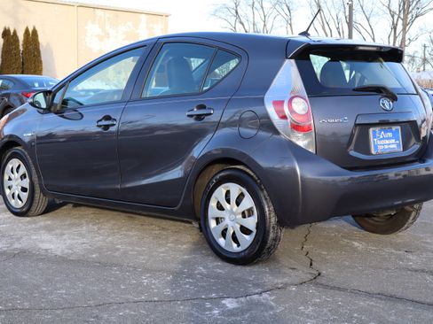 Used 2013 Toyota Prius C One image 6