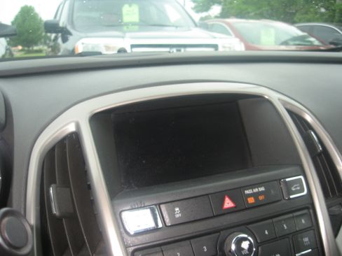 Used 2013 Buick Verano Leather FWD image 11